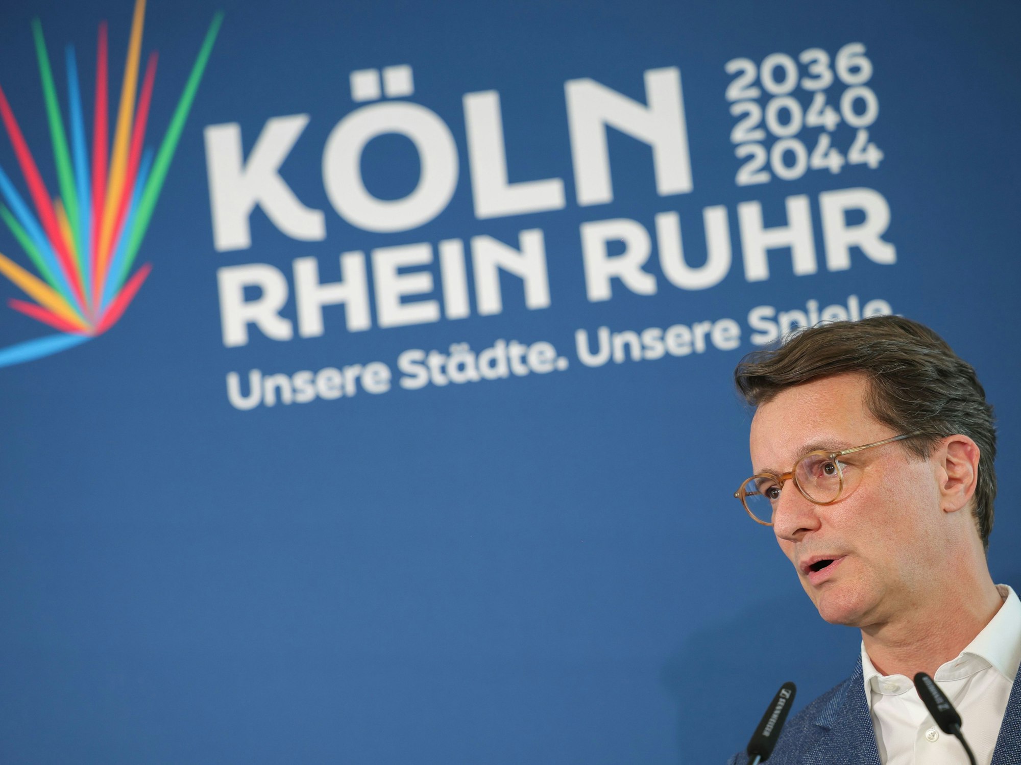 NRW-Ministerpräsident Hendrik Wüst (CDU) zweifelt trotz des Kölner Auszählungs-Marathons nicht an der Qualifikation der Rheinmetropole als Leading City.