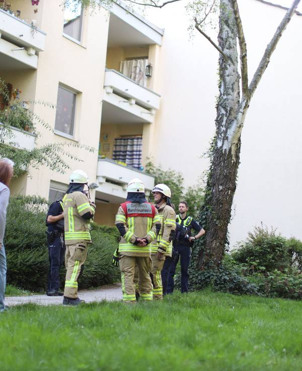 In Köln-Longerich kam es in einem Mehrfamilienhaus zu einem Brand. Eine Person musste gerettet werden.