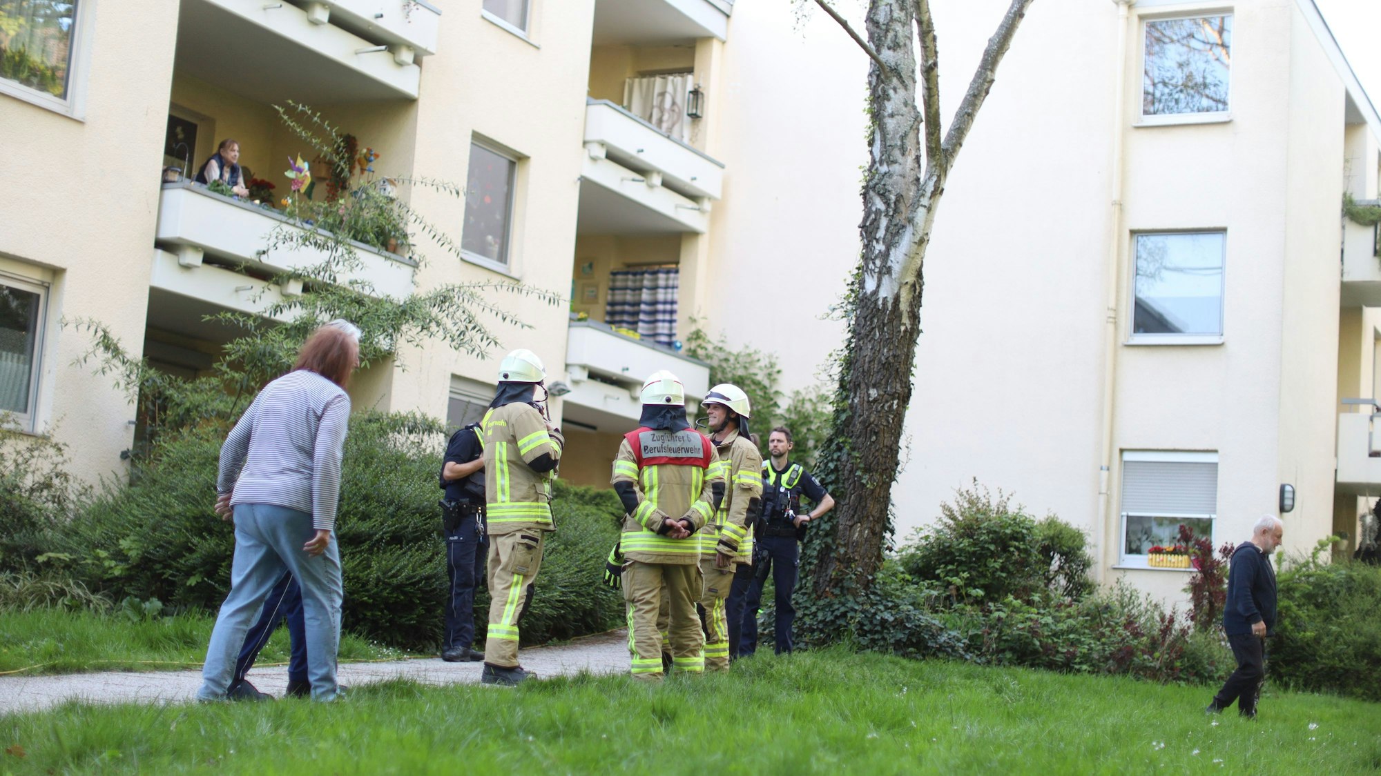 In Köln-Longerich kam es in einem Mehrfamilienhaus zu einem Brand. Eine Person musste gerettet werden.