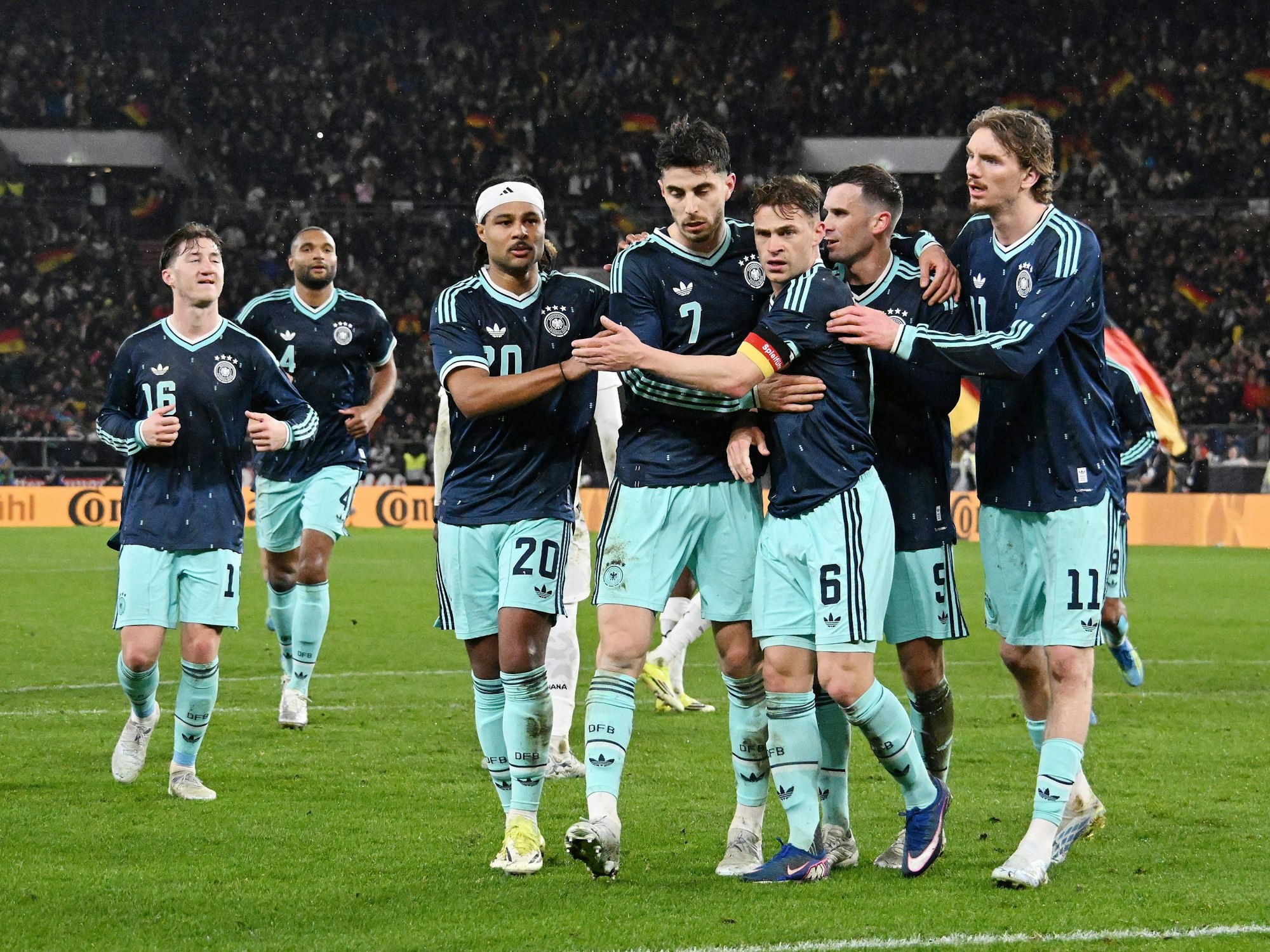 Serge Gnabry, hier bei einem Spiel der deutschen Nationalmannschaft, wird die WM im kommenden Sommer verpassen.
