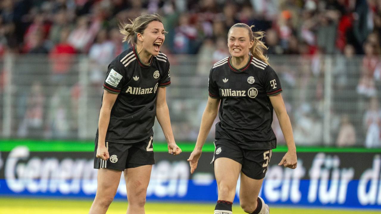 Barbara Dunst (l.) und Magdalena Eriksson beim Spiel des FC Bayern gegen Union Berlin.