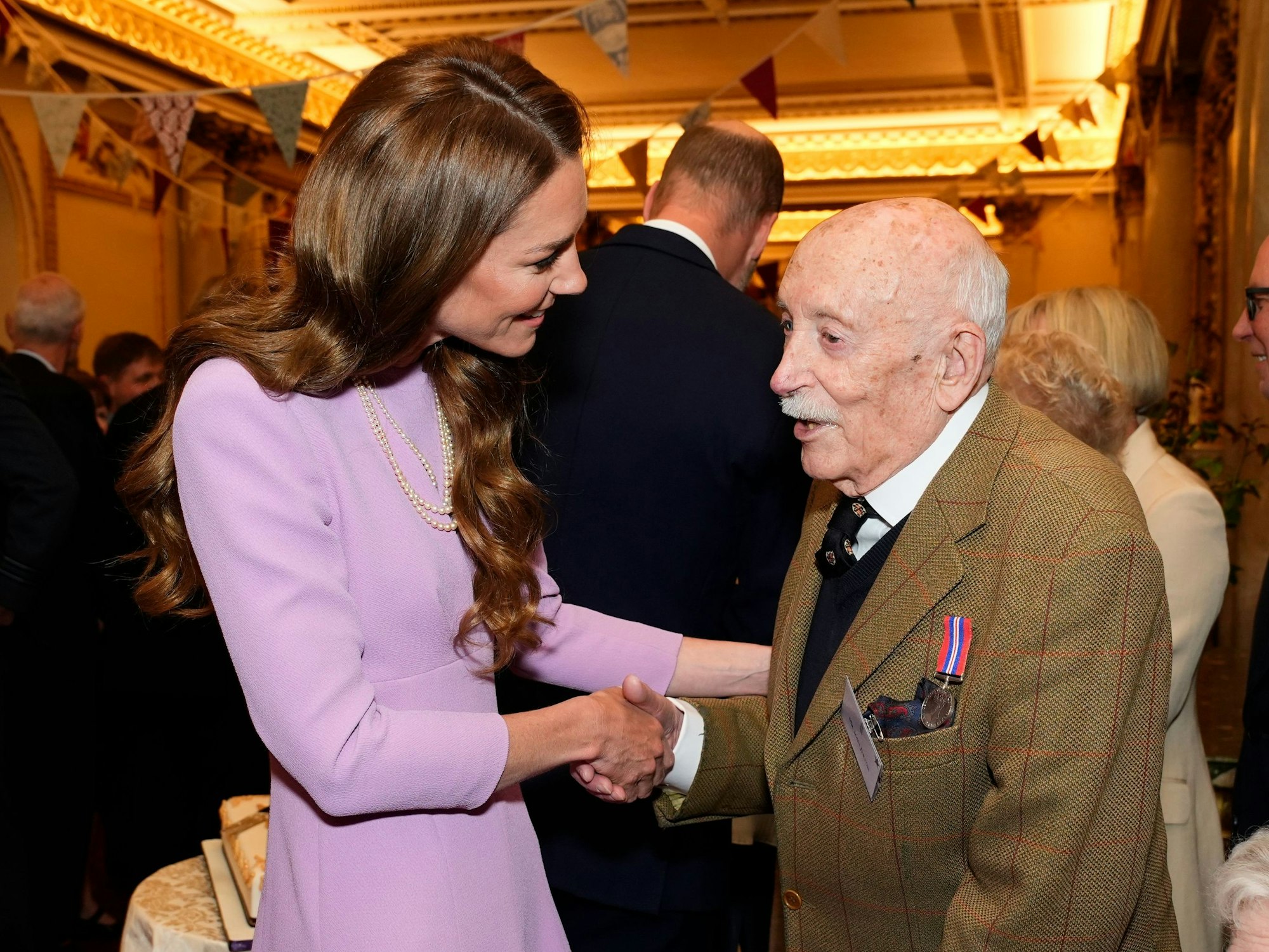 Prinzessin Kate während eines Empfangs im Buckingham Palace, London, zur Feier des 100. Geburtstages von Königin Elisabeth II.