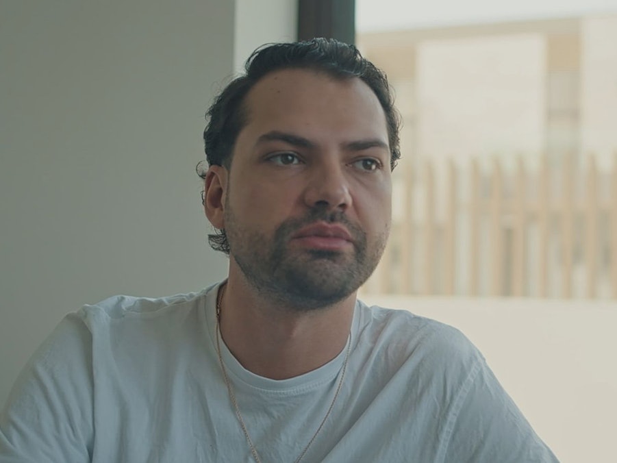 Jimi Blue Ochsenknecht hat in der Doku-Serie „Diese Ochsenknechts“ erklärt, sich eine Teilnahme am RTL-Dschungelcamp vorstellen zu können. (Bild: Sky/ B 28)