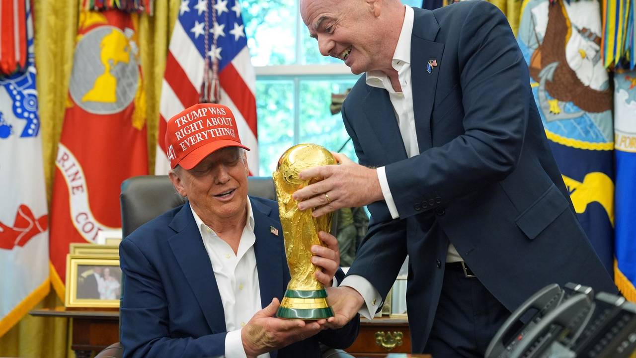 Donald Trump und Gianni Infantino mit guter Laune im Weißen Haus.