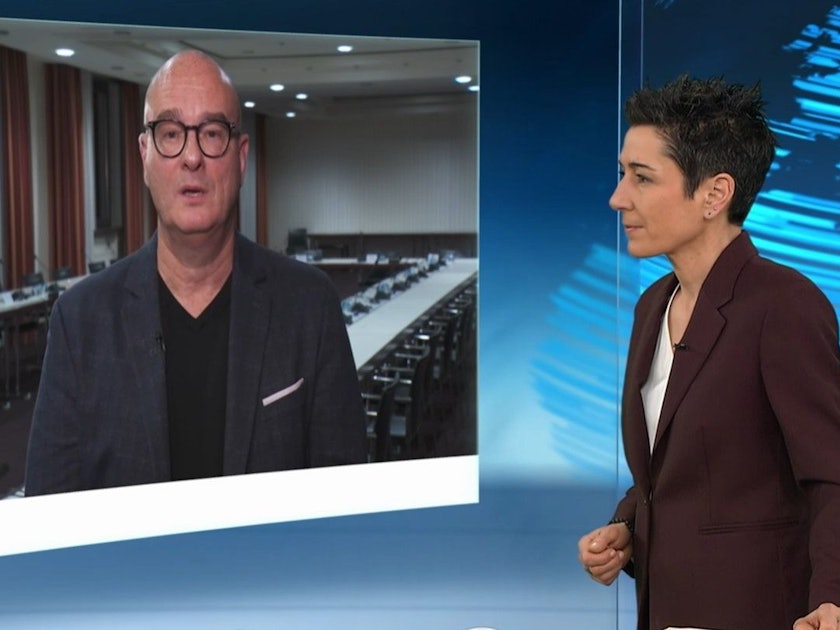 Dunja Hayali im Gespräch mit Dirk Peglow im ZDF.