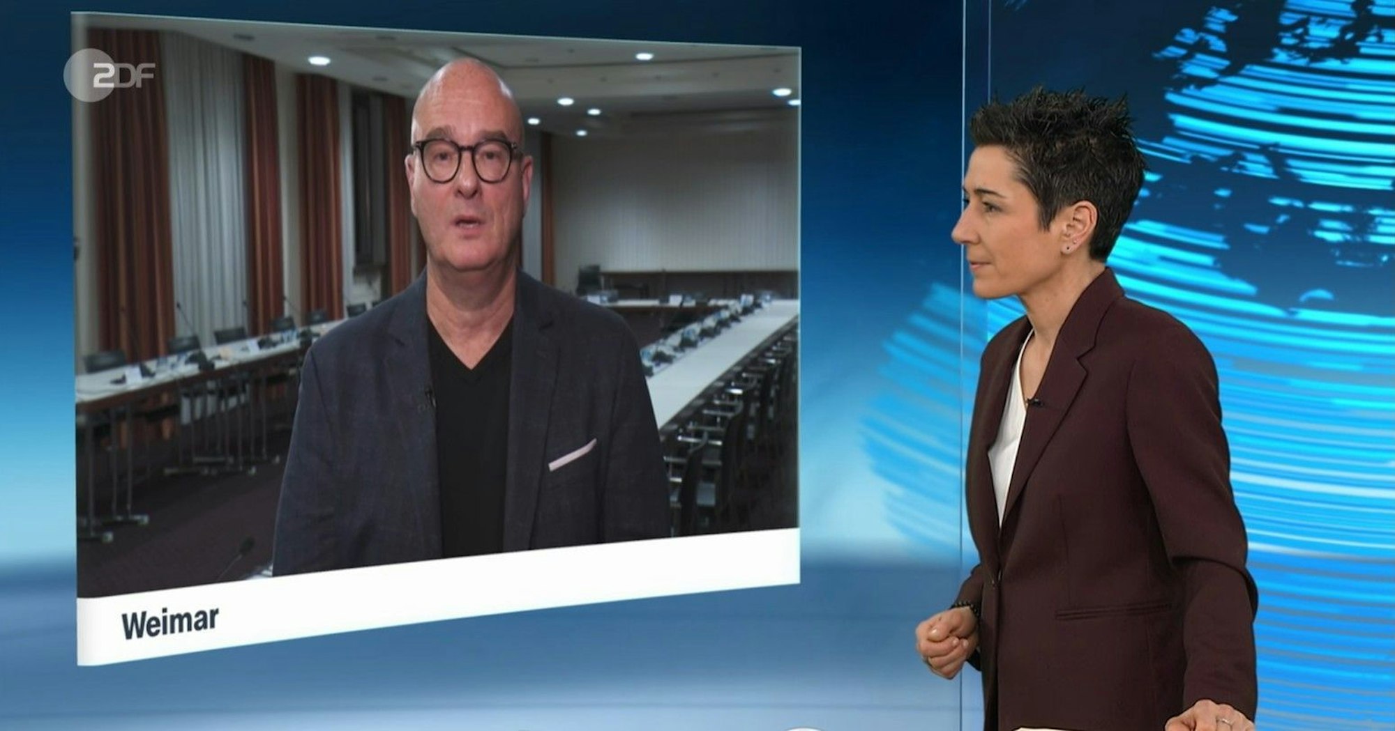 Dunja Hayali im Gespräch mit Dirk Peglow im ZDF.