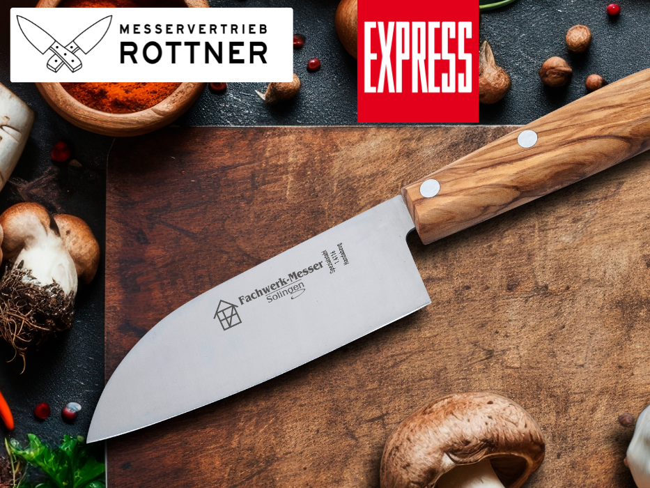 Das Fachwerk Santuko Messer auf einem Schneidebrett.