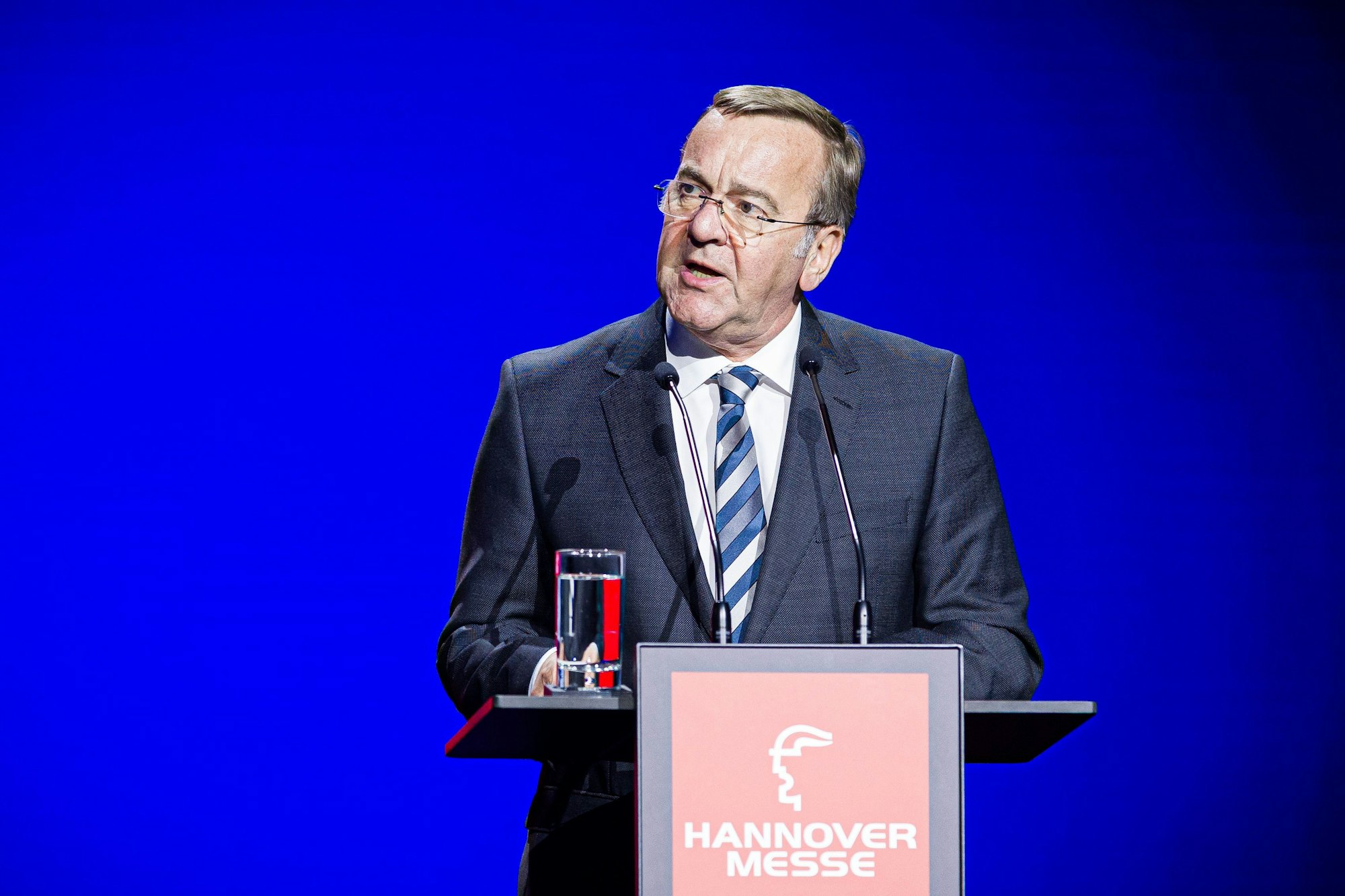 Verteidigungsminister Boris Pistorius (SPD hält auf der Hannover Messe einen Vortrag.