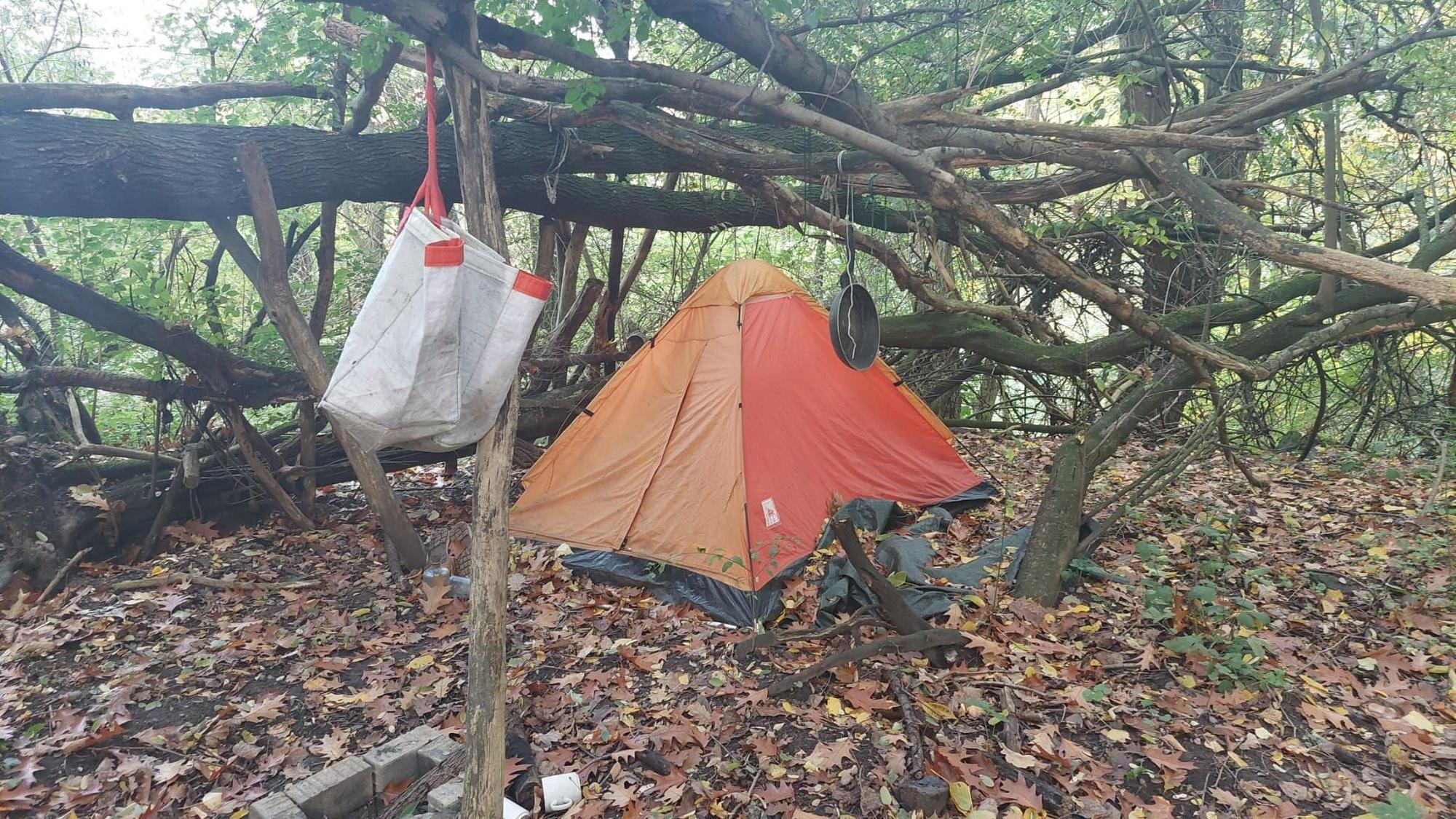 Eines der vielen Zelte in Köln, in dem Obdachlose Schutz suchen.