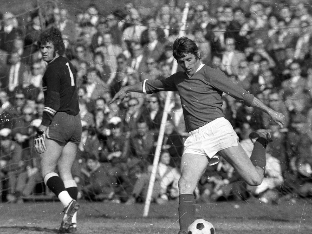 Karl Lambertin (Fortuna Koeln) Aktion lks. Wolfgang Fahrian 4 - 1971 HM
Karl Lambertin Fortuna Cologne Action shot LKS Wolfgang Fahrian 4 1971 HM