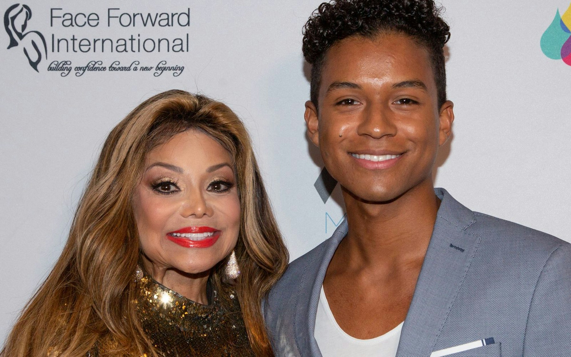 Jaafar Jackson, hier mit seiner Tante La Toya Jackson, feiert mit „Michael“ sein Debüt als Schauspieler. (Bild: 2019 Getty Images/Gabriel Olsen)