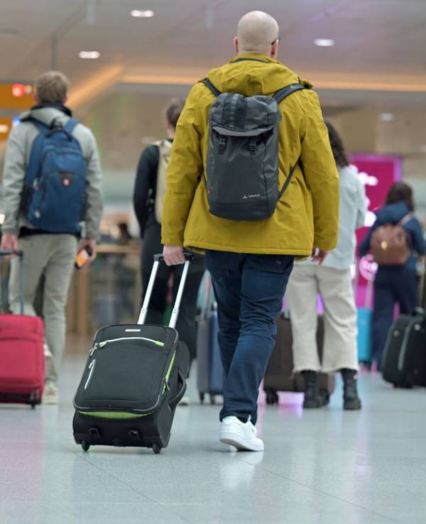 Passagiere mit Handgepäck