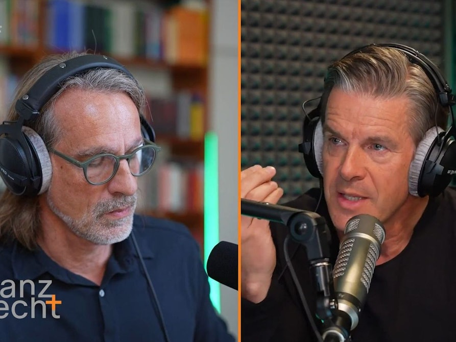 Richard David Precht (links) und Markus Lanz setzen sich in ihrer aktuellen Ausgabe mit dem schwierigen Feld der Isreal-Kritik auseinander. (Bild: ZDF / Lanz+Precht)