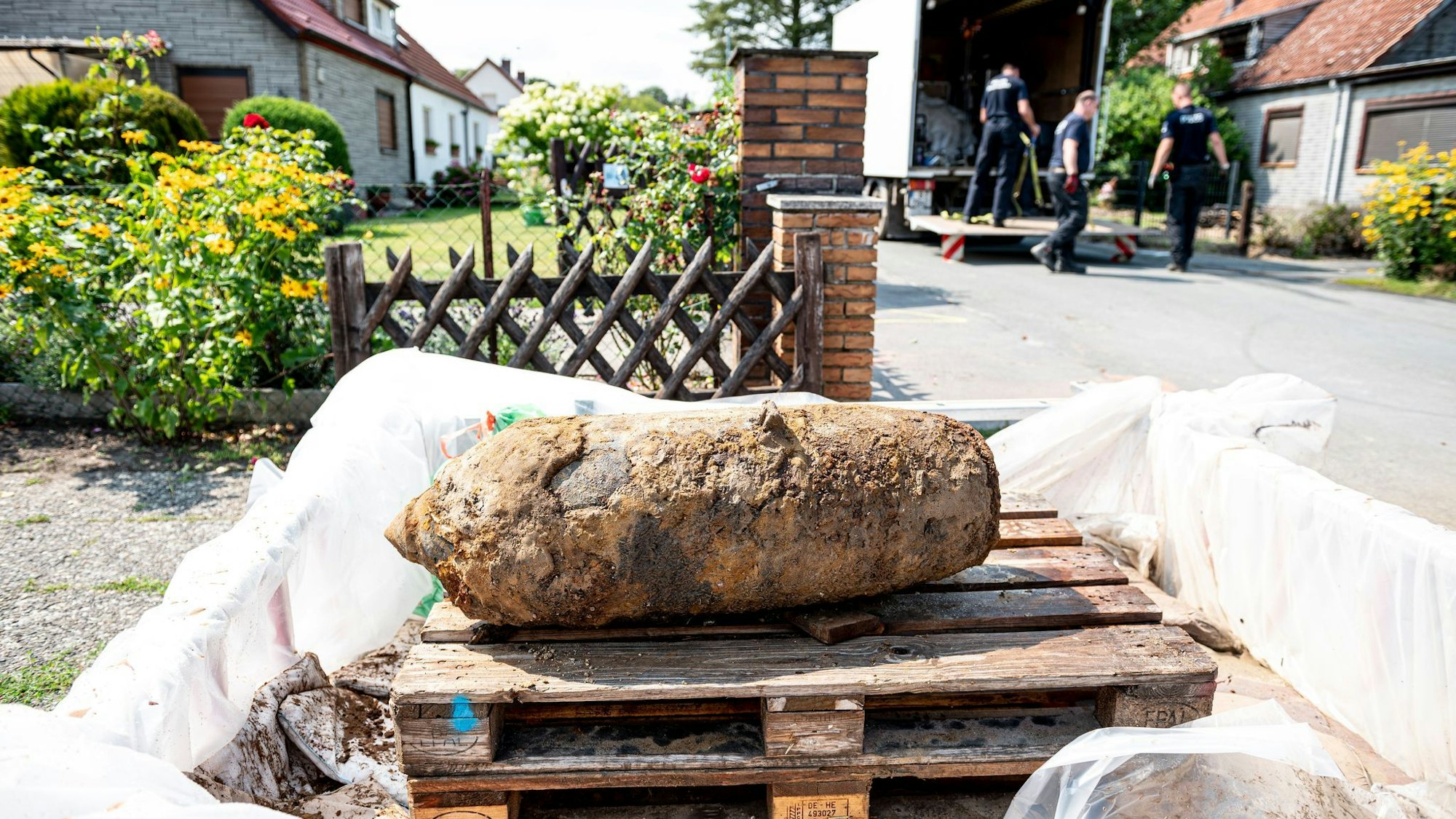 Entschärfte Weltkriegsbombe liegt in einem Wohngebiet