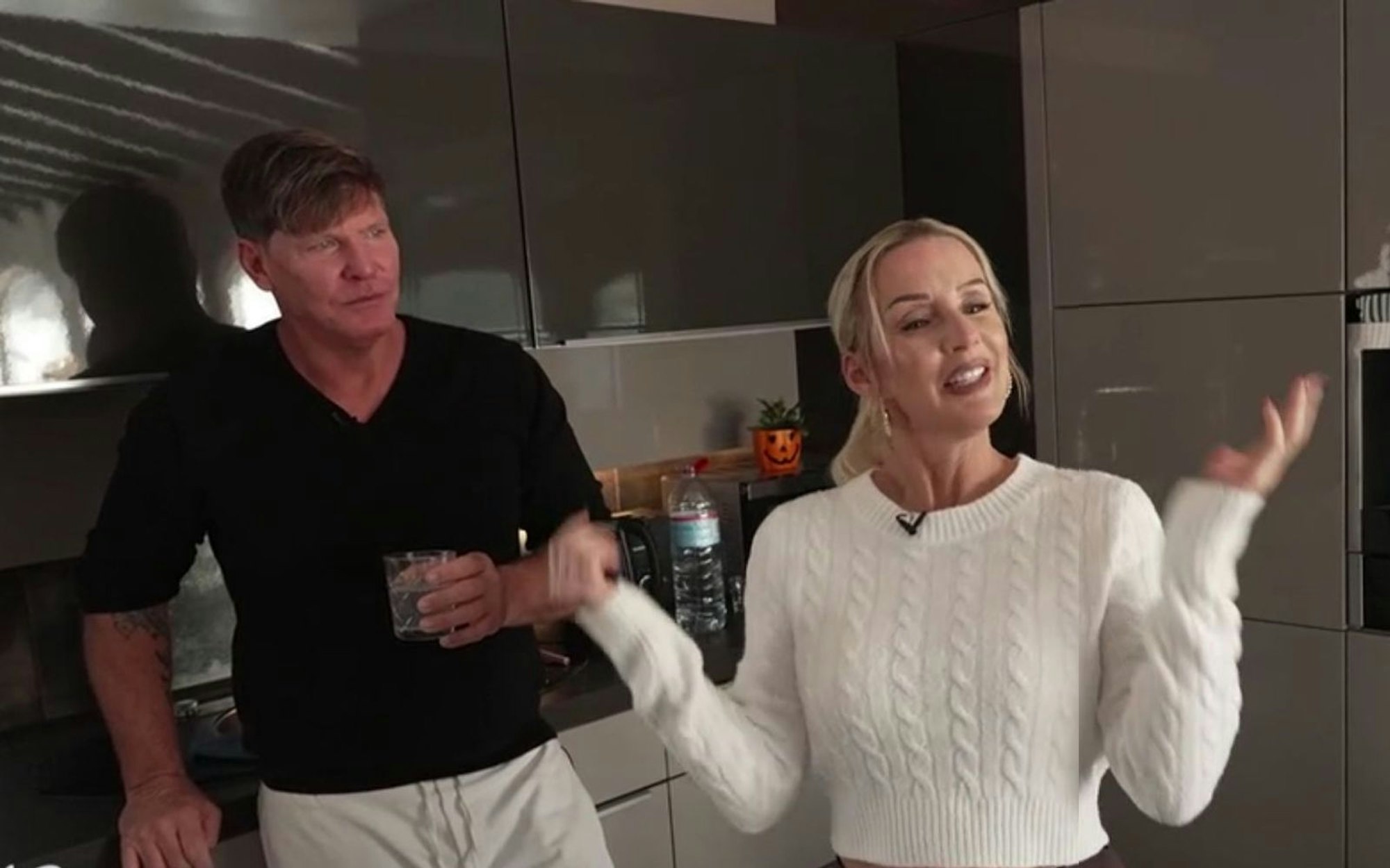 Einmal Prinzessin sein, wünscht sich Peggy - während Steff rechnet und rechnet ... (Bild: RTL)