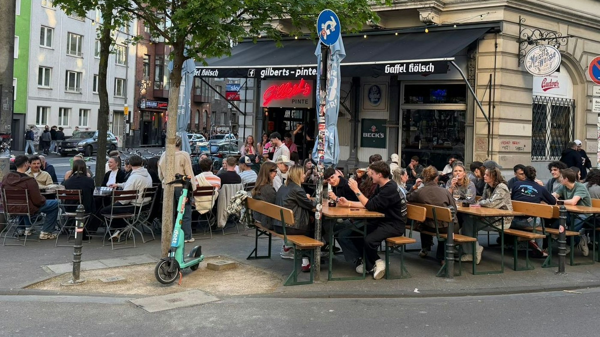 Gilbert's Pinte am Zülpicher Platz – Kölns älteste Studentenkneipe im Kwartier Latäng.