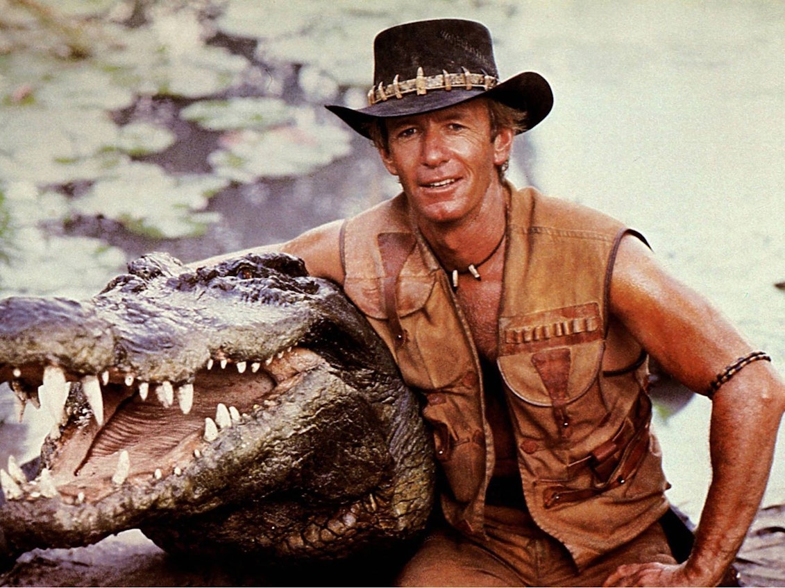 Als „Crocodile Dundee“ eroberte Paul Hogan die Herzen von Kinozuschauern weltweit - und auch das seiner Filmpartnerin Linda Kozlowski.
(Bild: IMAGO / United Archives)