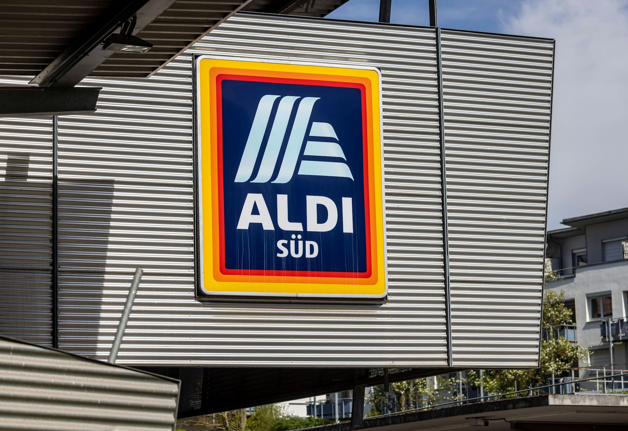Aldi Süd räumt das Sortiment auf.