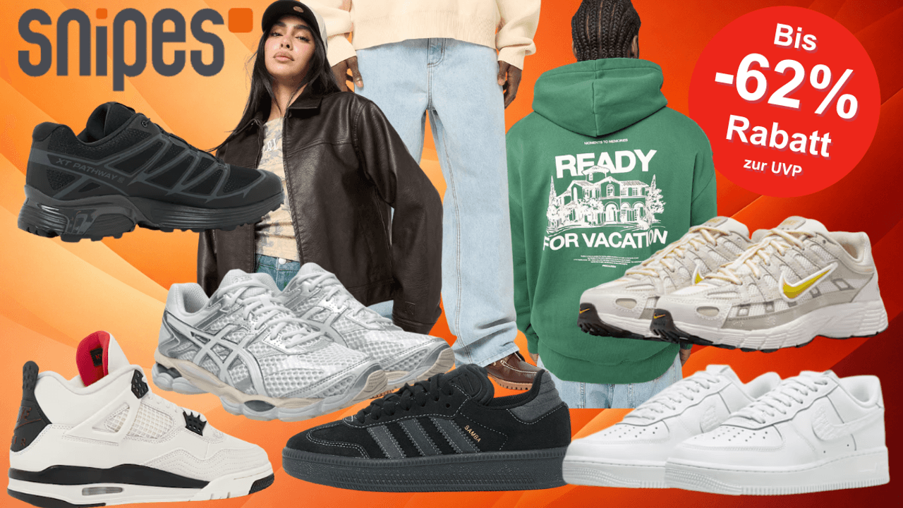 Eine Darstellung von verschiedenen Produkten aus dem SNIPES Sale vor einem orangenen Hintergund.