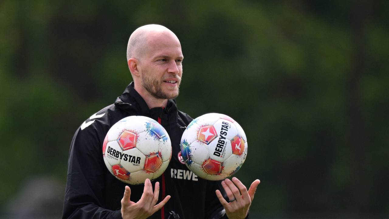 FC-Trainer René Wagner am Geißbockheim