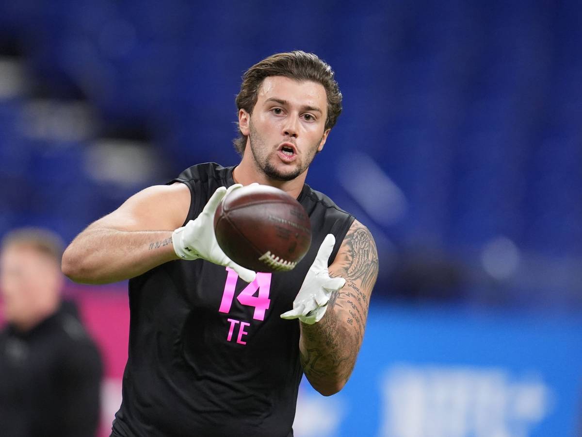 Michigan Tight End Marlin Klein führt eine Übung beim NFL Football Scouting Combine durch.