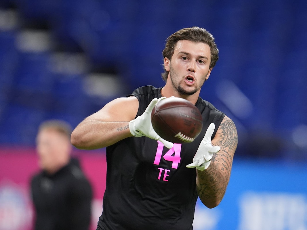 Michigan Tight End Marlin Klein führt eine Übung beim NFL Football Scouting Combine durch.