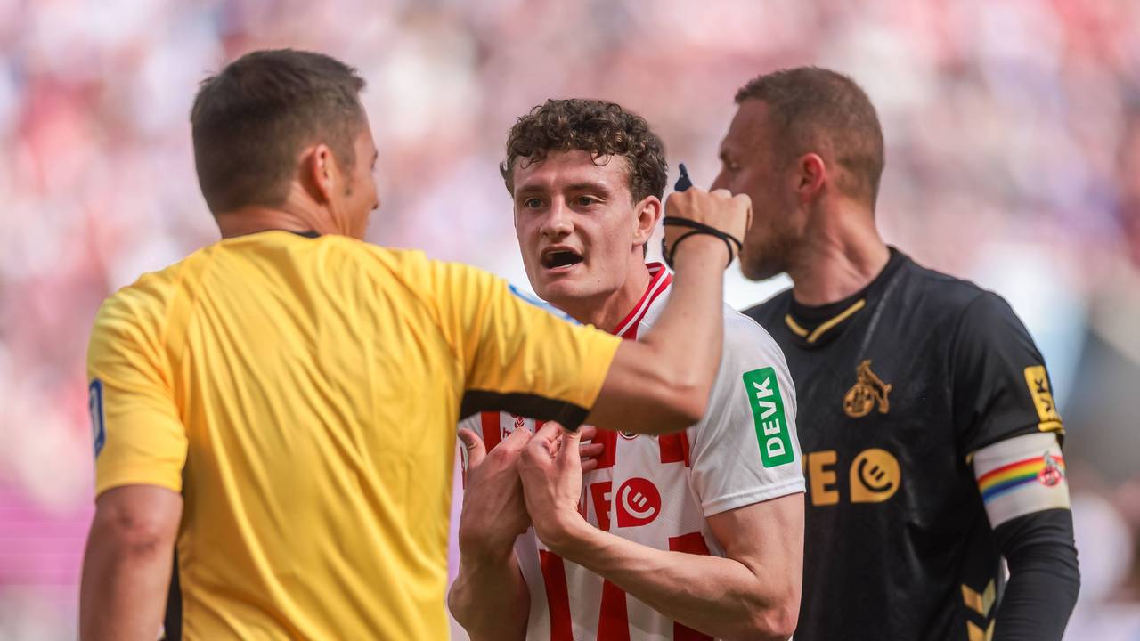Eric Martel beschwert sich bei Robert Hartmann.