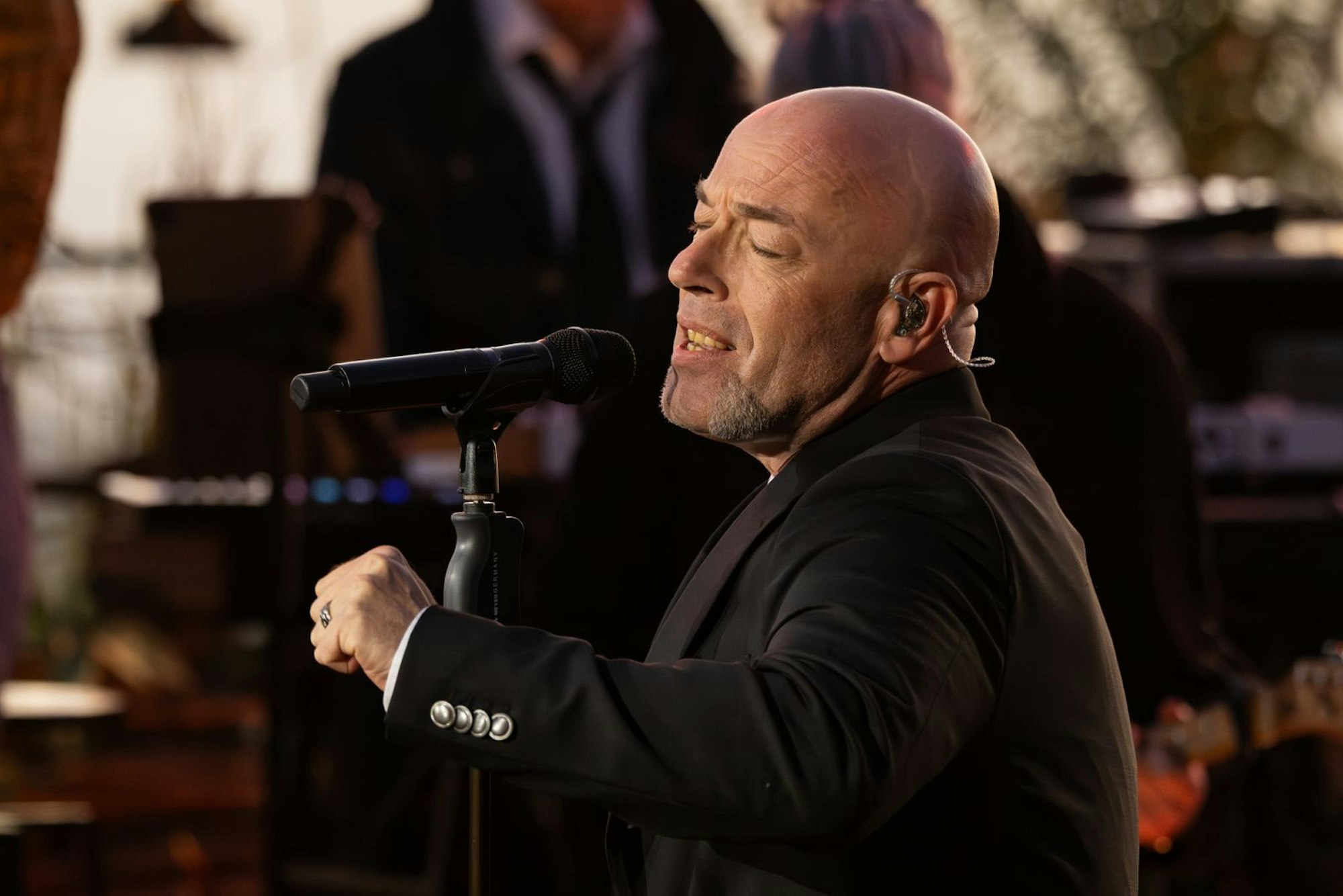 Nach dem Comeback: Der Graf von Unheilig war zu Gast bei „Sing meinen Song“ in Südafrika. „Und ich würde es immer wieder machen. Es war eine absolut lebensverändernde Erfahrung für mich. Ich kann es nur jedem Musiker ans Herz legen, bei dieser Sendung einmal mitzumachen. Geh dahin - und du kommst als anderer Mensch zurück!“ (Bild: RTL / Markus Hertrich)