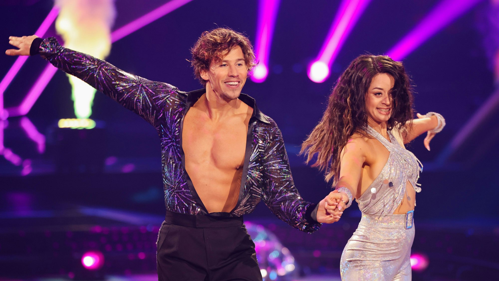 Joel Mattli und Malika Dzumaev tanzen