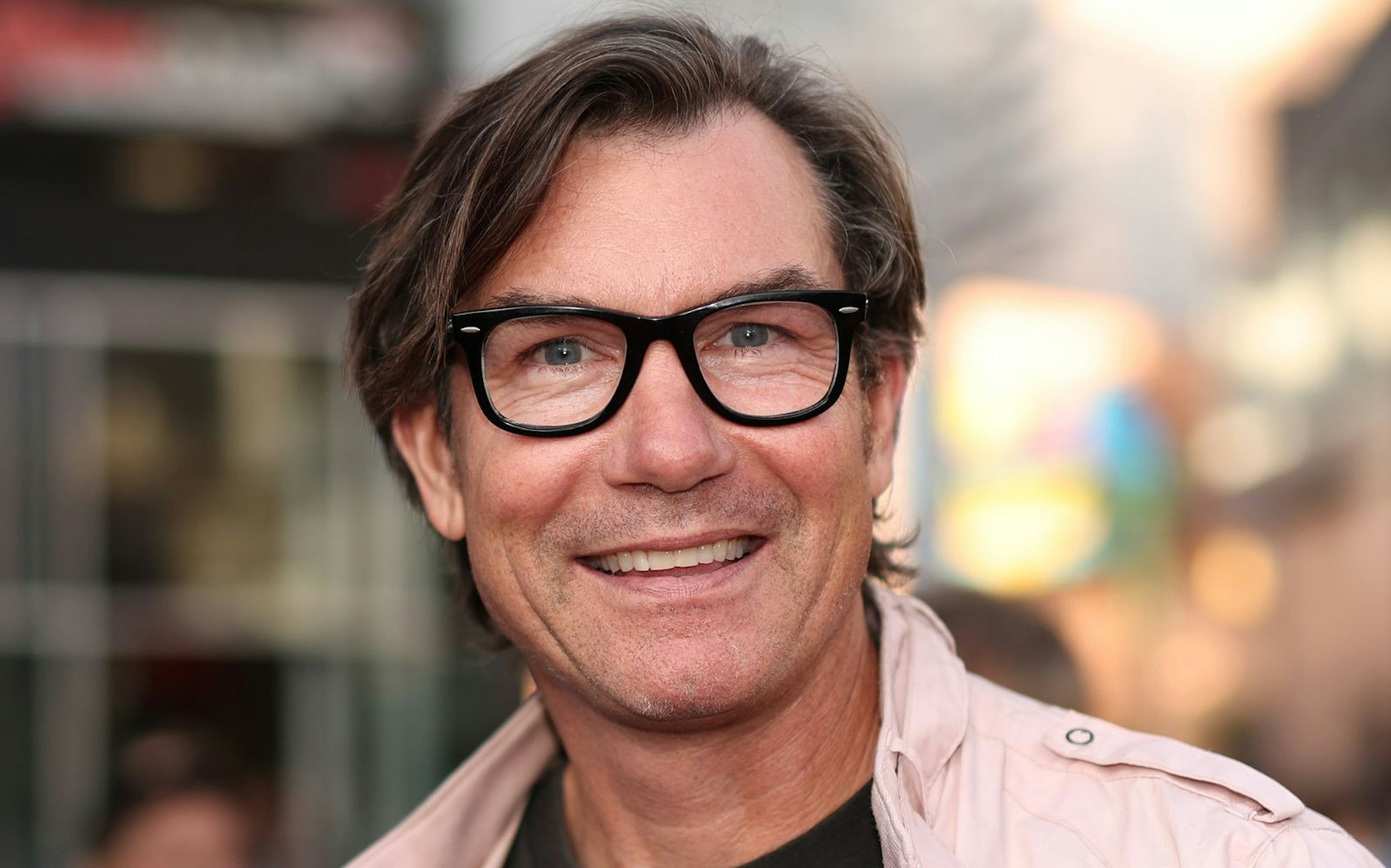 Jerry O'Connell spielte in den 90er-Jahren in den Sci-Fi-Serien „Ultraman“ und „Sliders“ die Hauptrolle und war in „Jerry Maguire“ als Football-Shootingstar zu sehen. Zuletzt hatte er größere Gastrollen in den Serien „Billions“ und „The Big Bang Theory“. (Bild: Rich Polk/Getty Images for Universal Studios Hollywood)