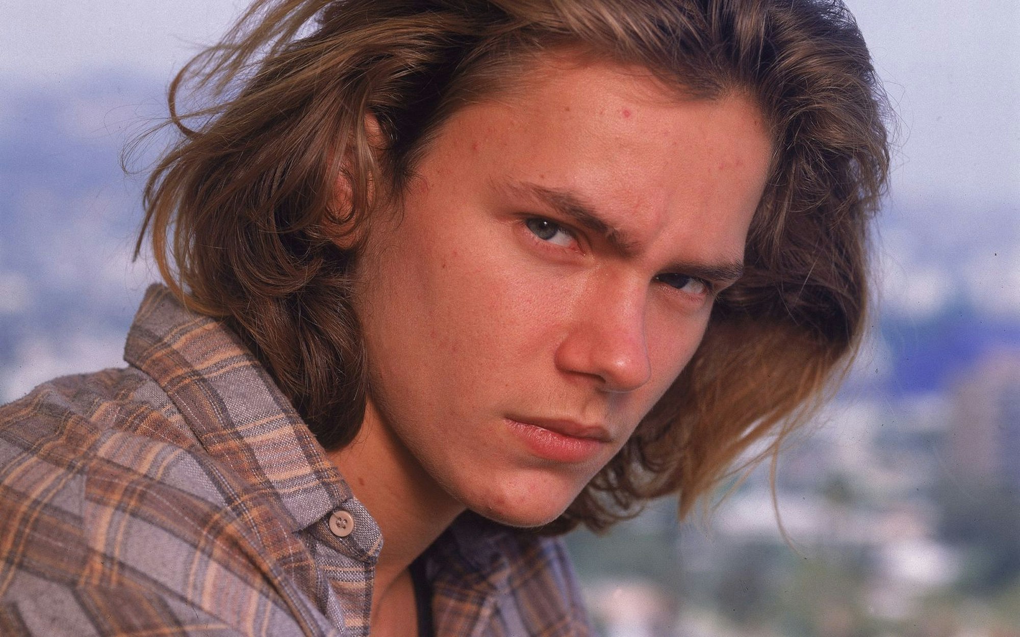 River Phoenix spielte nach „Stand by Me“ unter anderem den jungen „Indiana Jones“ und einen homosexuellen Strichjungen in „My Private Idaho“. In der Halloween-Nacht 1993 starb der Bruder von Joaquin Phoenix an einer Überdosis Drogen. (Bild: Nancy R. Schiff/Getty Images)