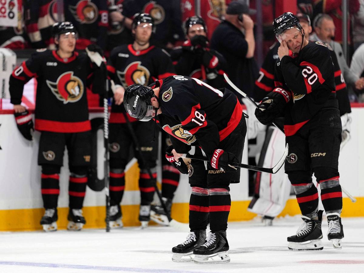 Tim Stützle in action for the Ottawa Senators.