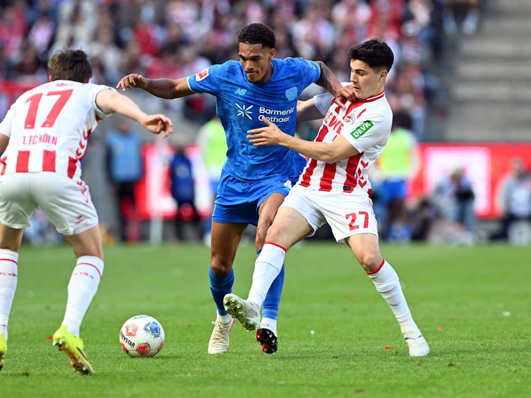 Zweikampf von Felipe Chávez und Jarell Quansah.