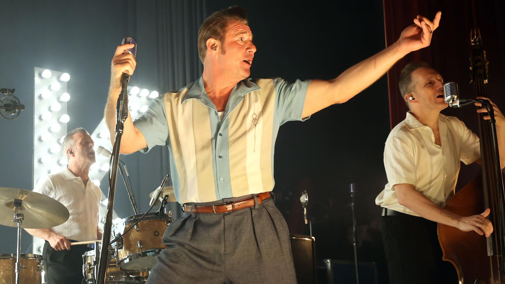 Dick Brave beim Konzert im Gloria-Theater.