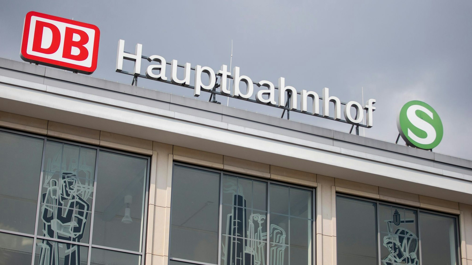 Kabelschaden führt zu Bahn-Problemen rund um Dortmund