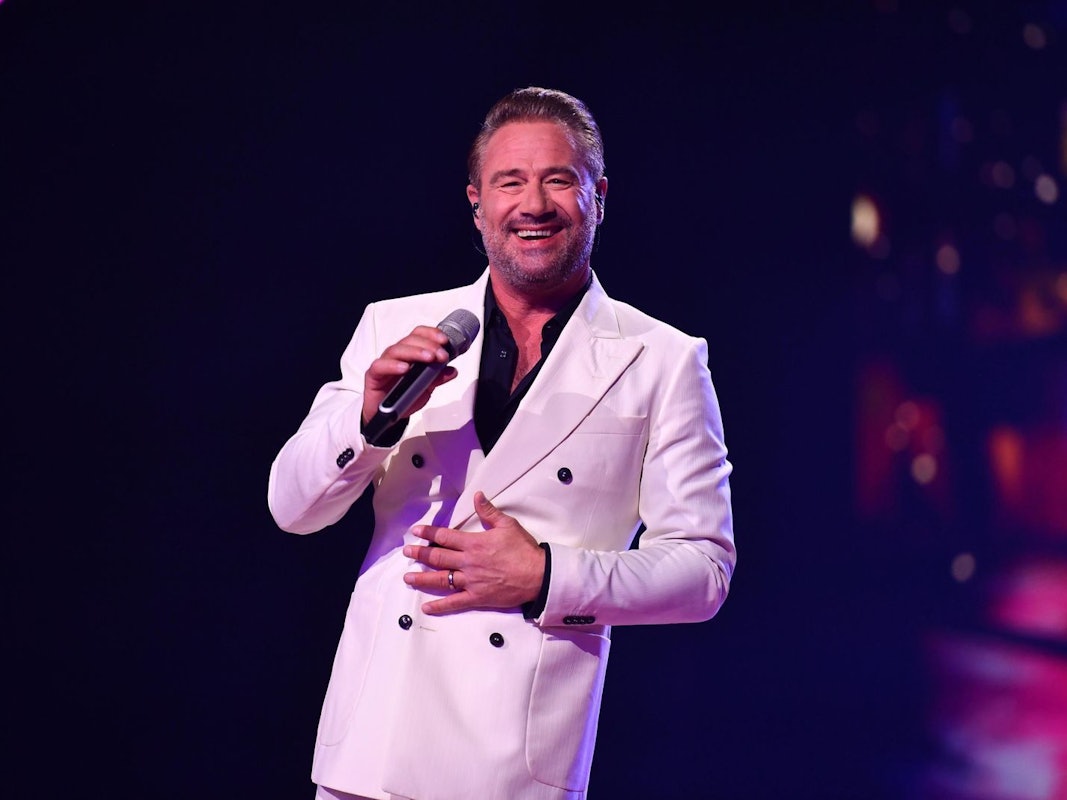 Sasha durfte bereits die echte Whitney Houston treffen - zu Lebzeiten, versteht sich. (Bild: Joyn / Julia Feldhagen)