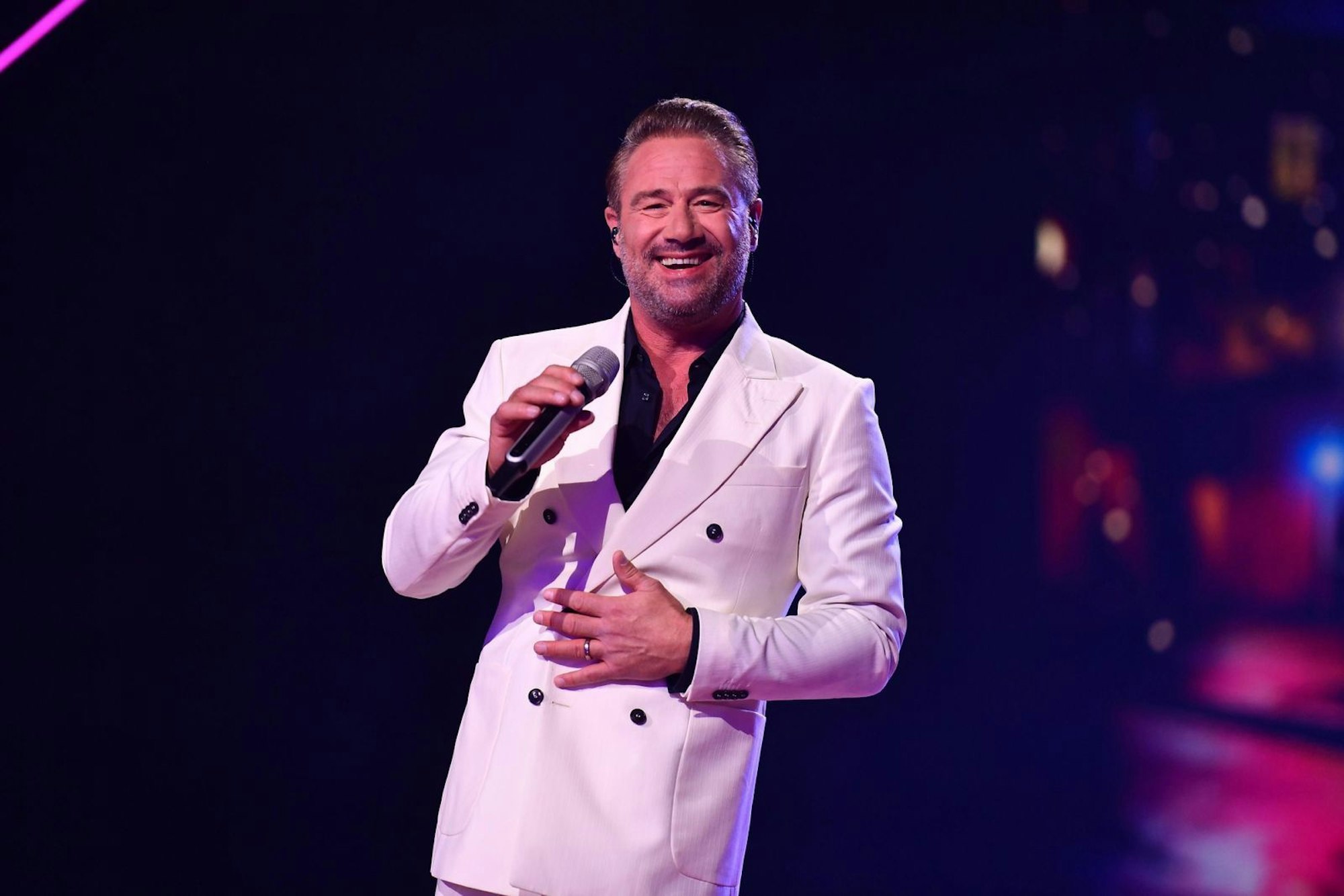 Sasha durfte bereits die echte Whitney Houston treffen - zu Lebzeiten, versteht sich. (Bild: Joyn / Julia Feldhagen)