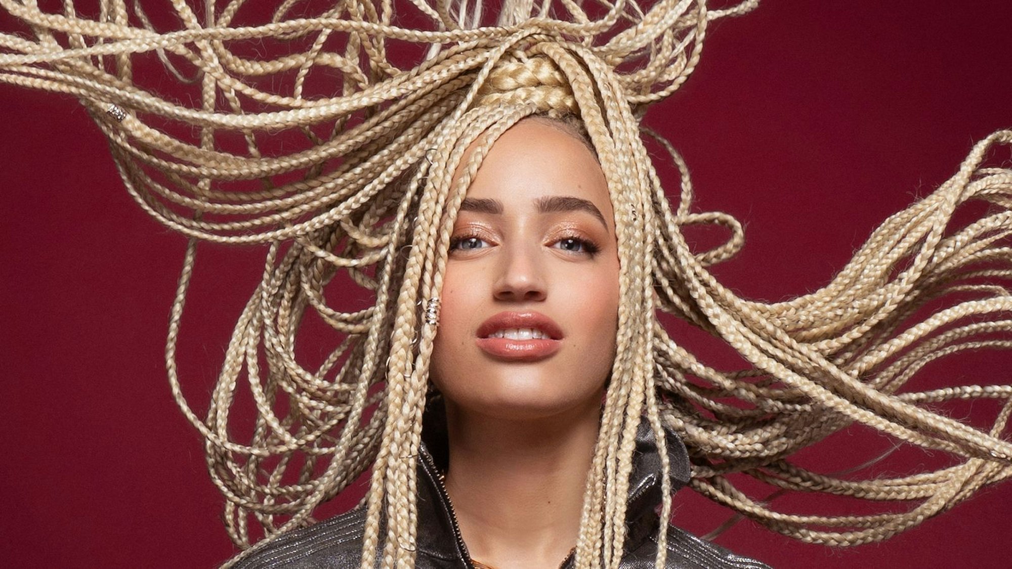 Monroe will mit „Regarde!“ den Sieg nach Frankreich holen, laut der Buchmacher stehen ihre Chancen dafür sehr gut. (Bild: Thomas Braut / France TV / EBU)