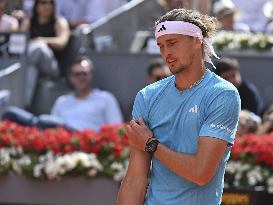 Alexander Zverev reagiert nach einem Punkt enttäuscht.