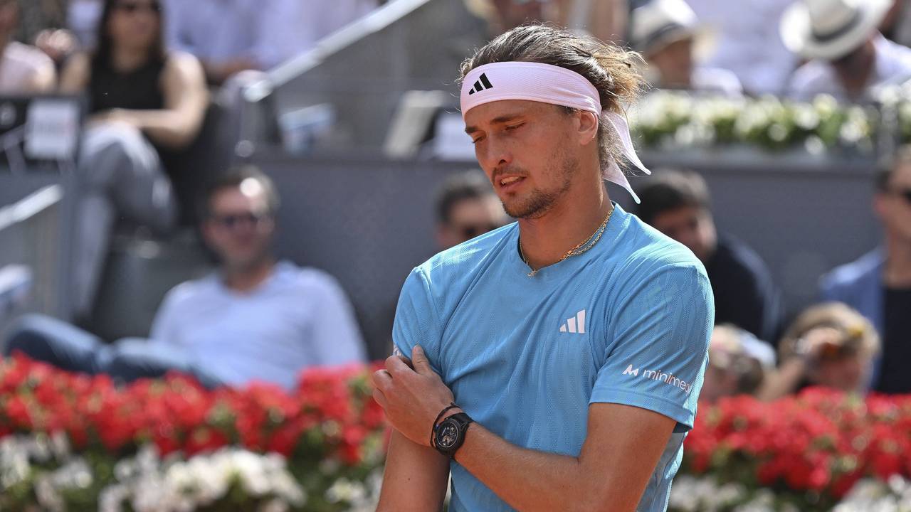 Alexander Zverev reagiert nach einem Punkt enttäuscht.