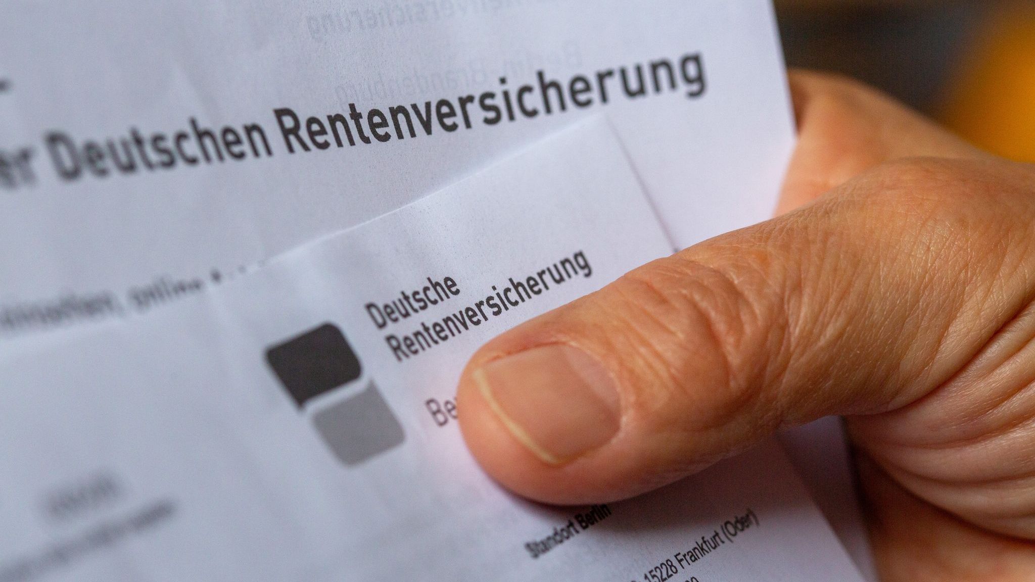 Deutscher Renten-Hammer: 86 Prozent wollen Beamte und Politiker in die  Rentenkasse  radikale Reform gefordert | Express