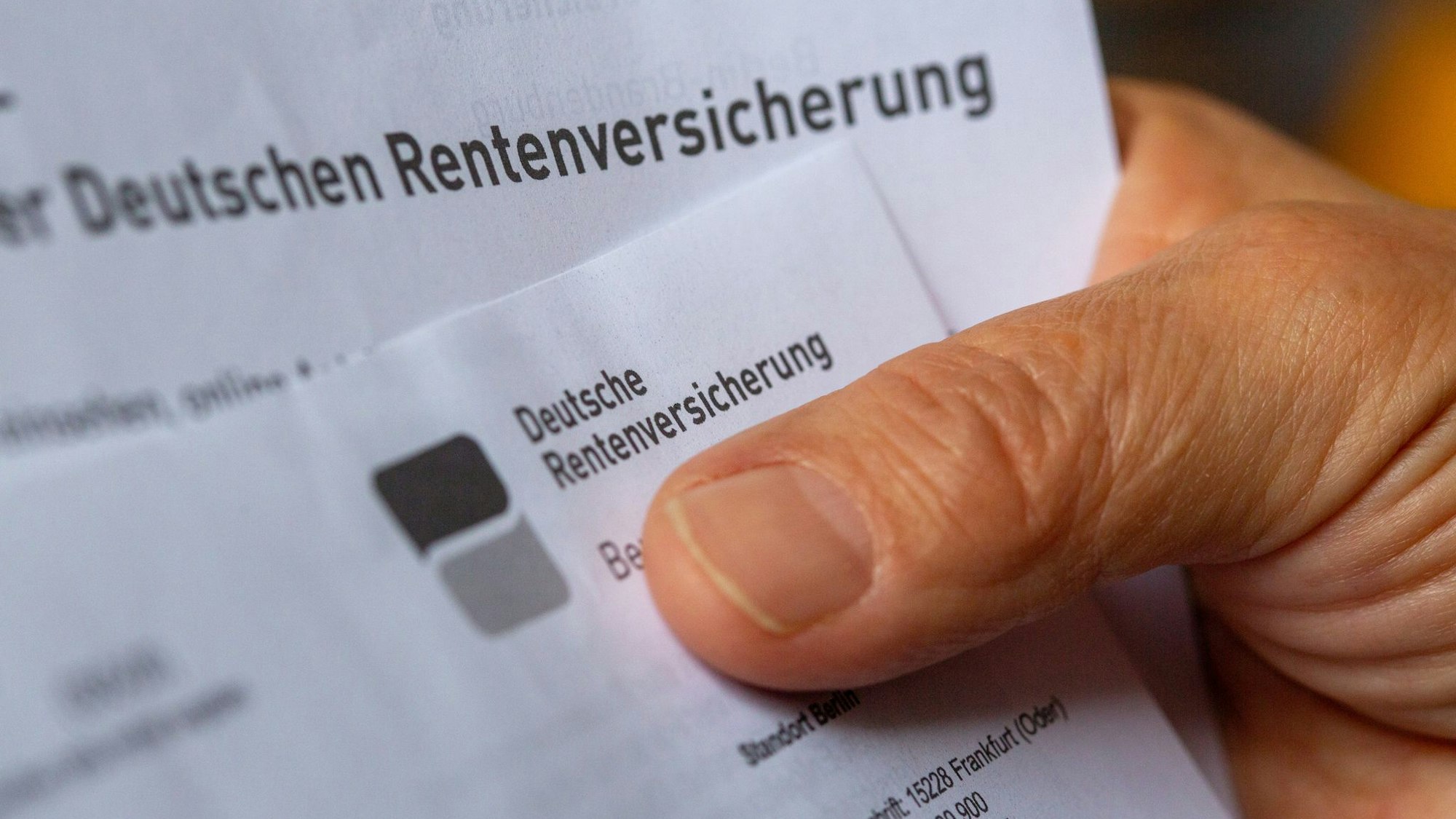 Umfrage: Mehrheit will mehr Einzahler für Rentenversicherung