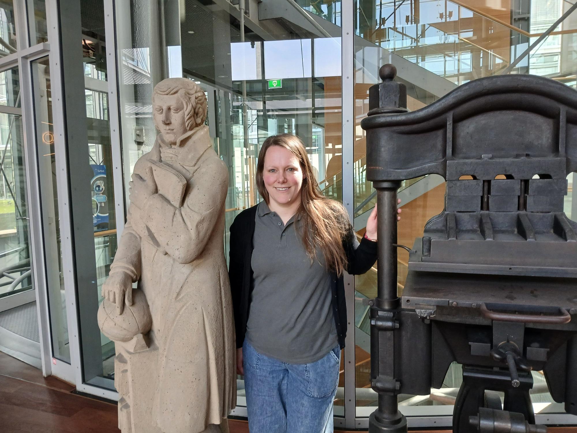 Juliane Pilster bei ihrem Besuch im Neven DuMont-Haus.
