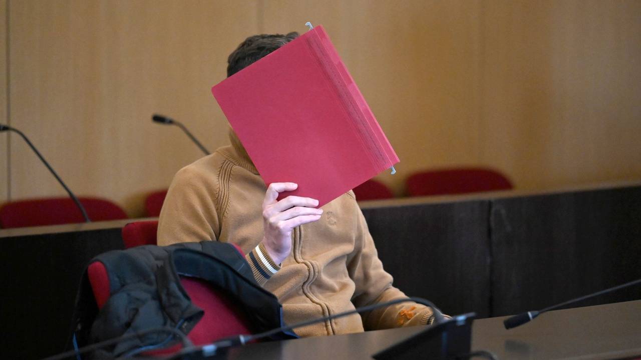 Mutter und Baby getötet – Prozess gegen Vater beginnt