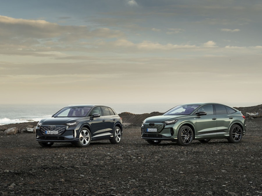 Q4 e-tron (l) und Q4 Sportback e-tron von Audi