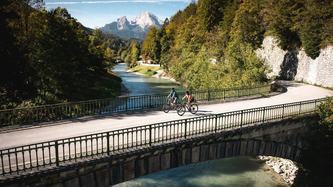 Radfahrer auf dem Fernradweg Salzschleife