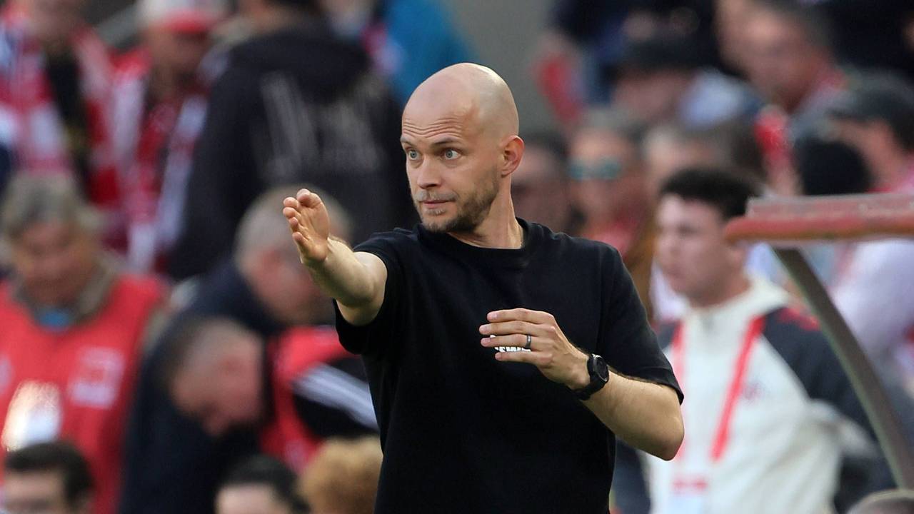 René Wagner gestikuliert bei einem Spiel des 1. FC Köln.