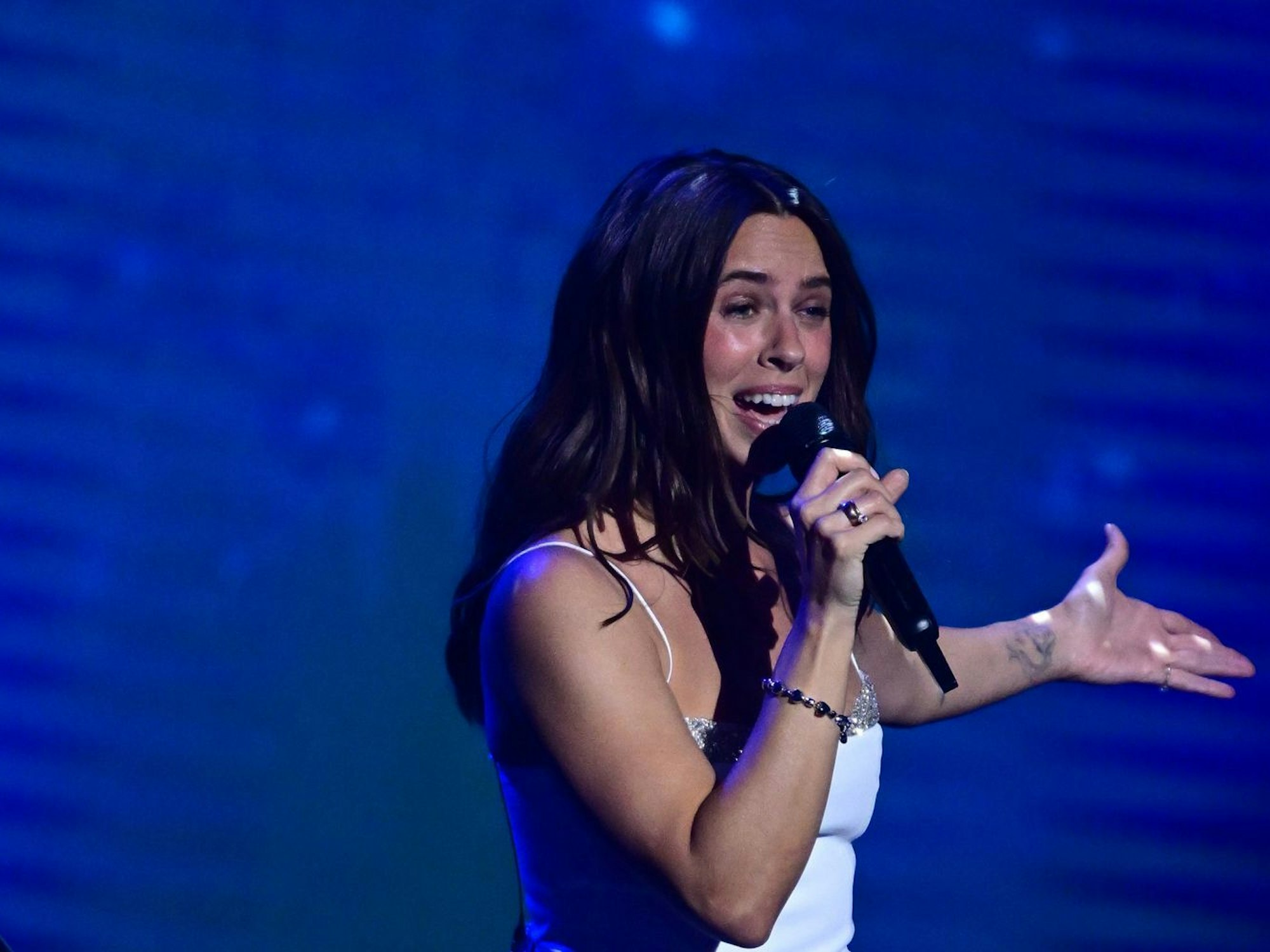 Vanessa Mai lebt auf der Bühne ihren Traum. In ihrer Schulzeit wurde sie dafür teilweise ausgelacht, erzählte sie im Podcast „Schön laut“ mit Lola Weippert. (Bild: 2026 Getty Images/Alexander Koerner)
