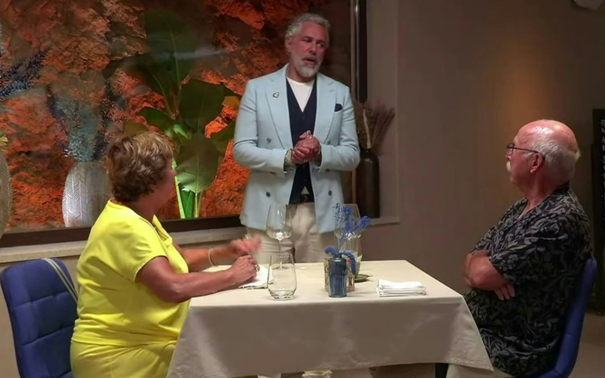 Ganz der Schwabe musste Hartmut (rechts) schlucken, als Roland Trettl die Rechnung brachte. (Bild: RTL)