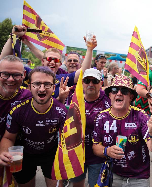Fans des FC Nantes beim EHF Final Four im April 2025.